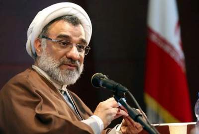 کسی نمیتواند بگوید من امام جمعه، روحانی یا بزرگ محل هستم و اجازه اجرای یک برنامه را به دلیل اینکه نمیپسندم، نمیدهم/ هیچ احدالناسی فراتر از قانون نیست کسی نمیتواند بگوید من امام جمعه، روحانی یا بزرگ محل هستم و اجازه اجرای یک برنامه را به دلیل اینکه نمیپسندم، نمیدهم/ هیچ احدالناسی فراتر از قانون نیست