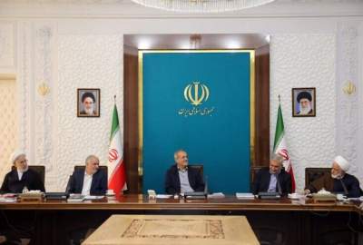 پزشکیان: خود دستگاههای دولتی یکی از ناقضان اصلی اصول قانون اساسی و متخلفین هستند / سنگ بزرگ علامت نزدن است پزشکیان: خود دستگاههای دولتی یکی از ناقضان اصلی اصول قانون اساسی و متخلفین هستند / سنگ بزرگ علامت نزدن است