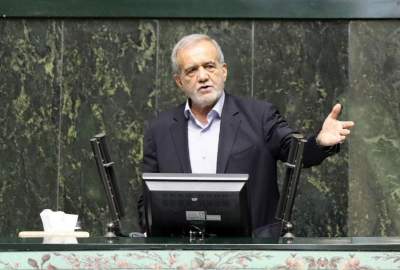 پزشکیان: مجلس کمک کند دولت را کوچک کنیم / ما نمی‌توانیم حکومت کنیم ولی مردم گرسنه باشند /  باید معیشت مردم را حل کنیم  