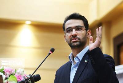 انتقاد تند آذری جهرمی از دولت: پیرمردهای بی‌خاصیت دولت را ناکارآمد کردند