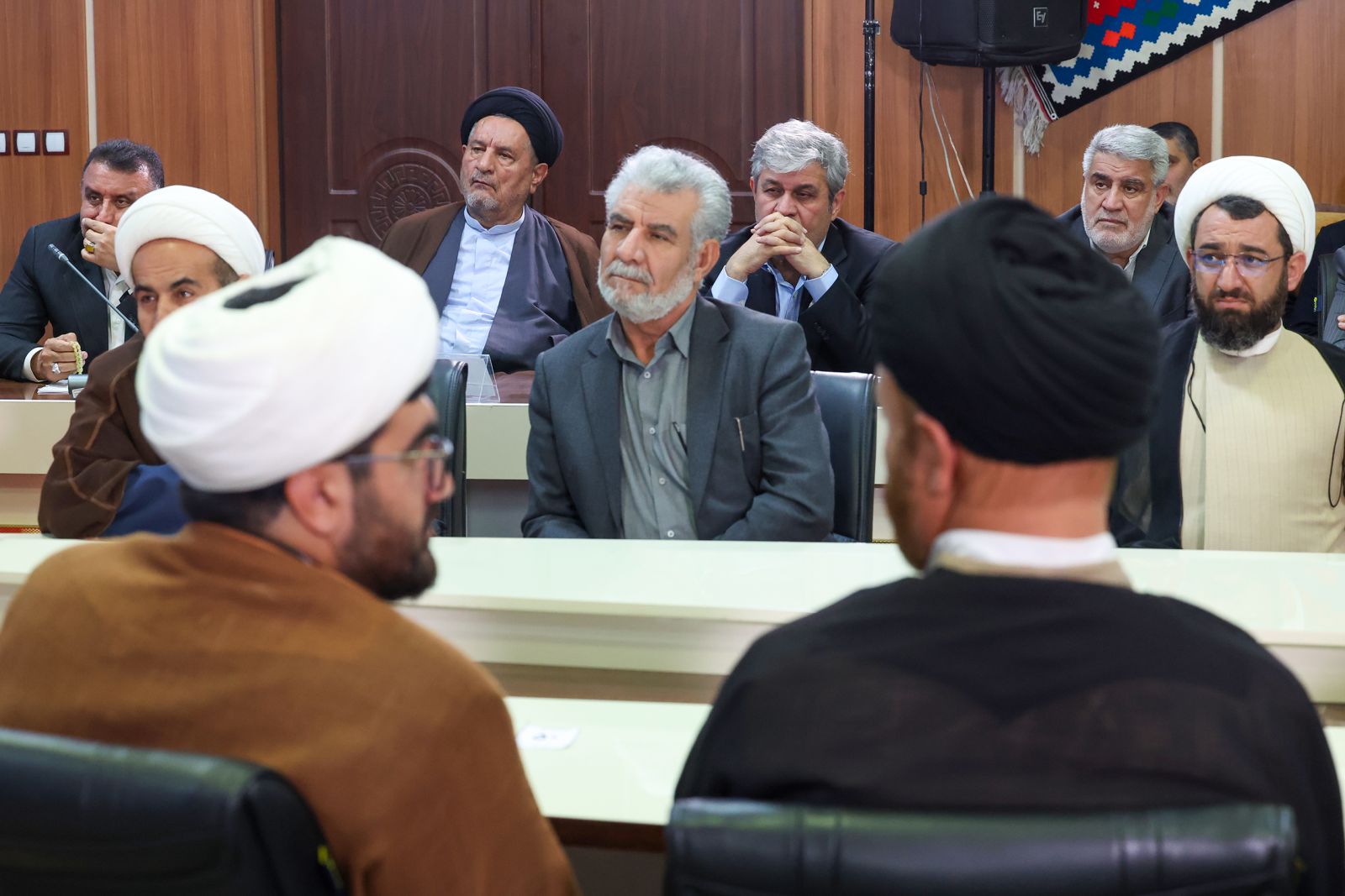 نظر پزشکیان در خصوص ریاست تاج‌گردون بر کمیسیون بودجه / تذکر به استاندار؛ هوا را خیلی گرم کردی! / دوستان مرا تحویل نمی‌گرفتند، امروز رئیس‌جمهورم