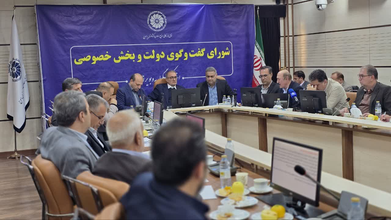 فیلم | استاندار کهگیلویه‌وبویراحمد مچ مدیرکل گمرک را خواباند: این زجرآور است، شما هنوز با ۱۴ صدم درصد ظرفیت صادرات استان دارید کار می‌کنید