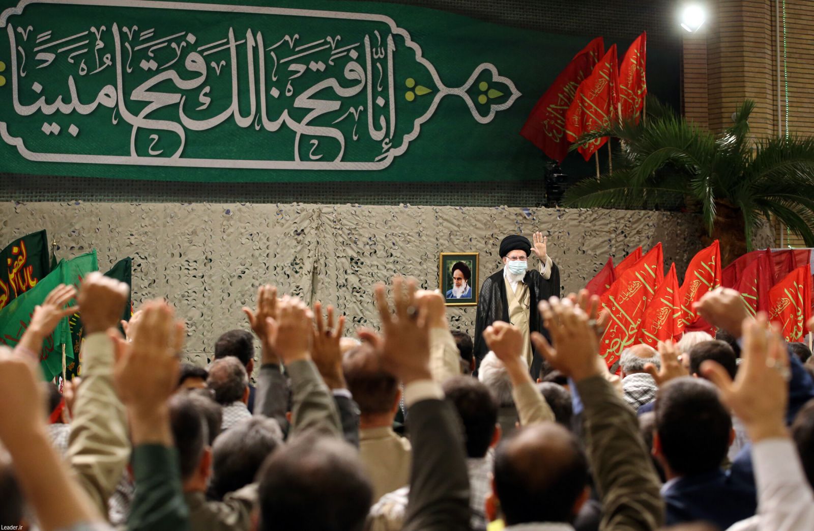 رهبر انقلاب: جمهوری اسلامی یعنی مردم‌سالاری دینی/ نیرو‌های مسلح امنیت‌ساز هستند